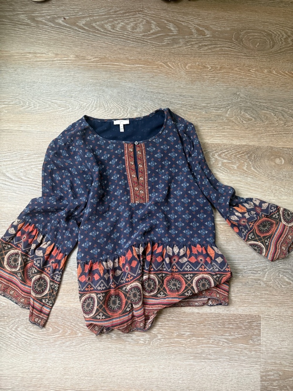 Joie Women’s Navy Boho Print Peasant Top with Rust Accents size Medium